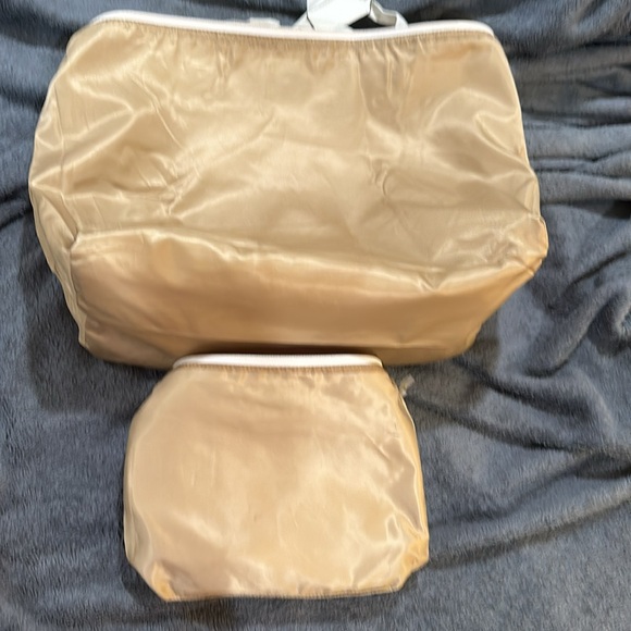 Coach packable tote with matching snap in makeup pouch - Picture 6 of 8